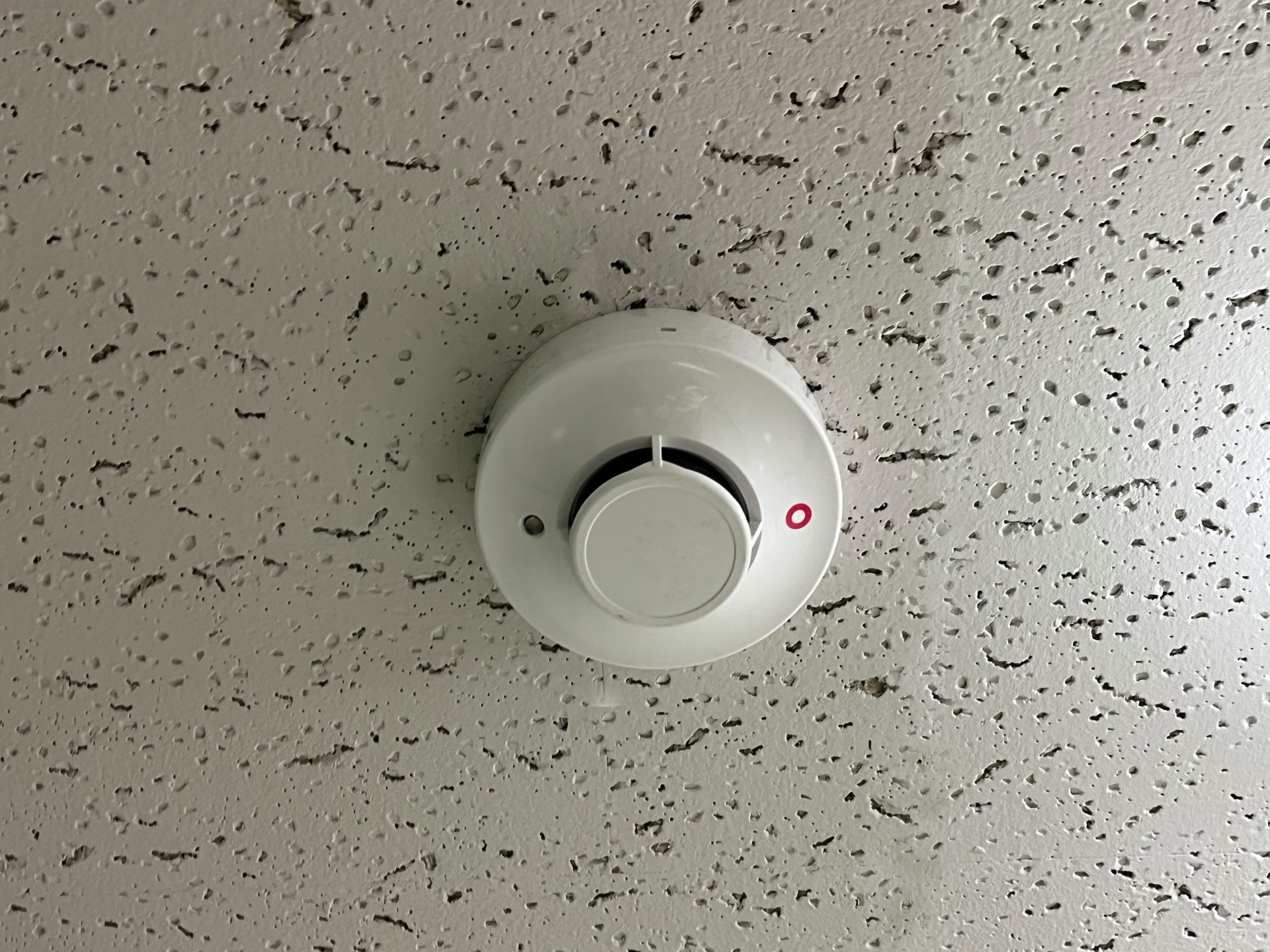 Responsabilités et coûts des alarmes incendie dans les logements locatifs